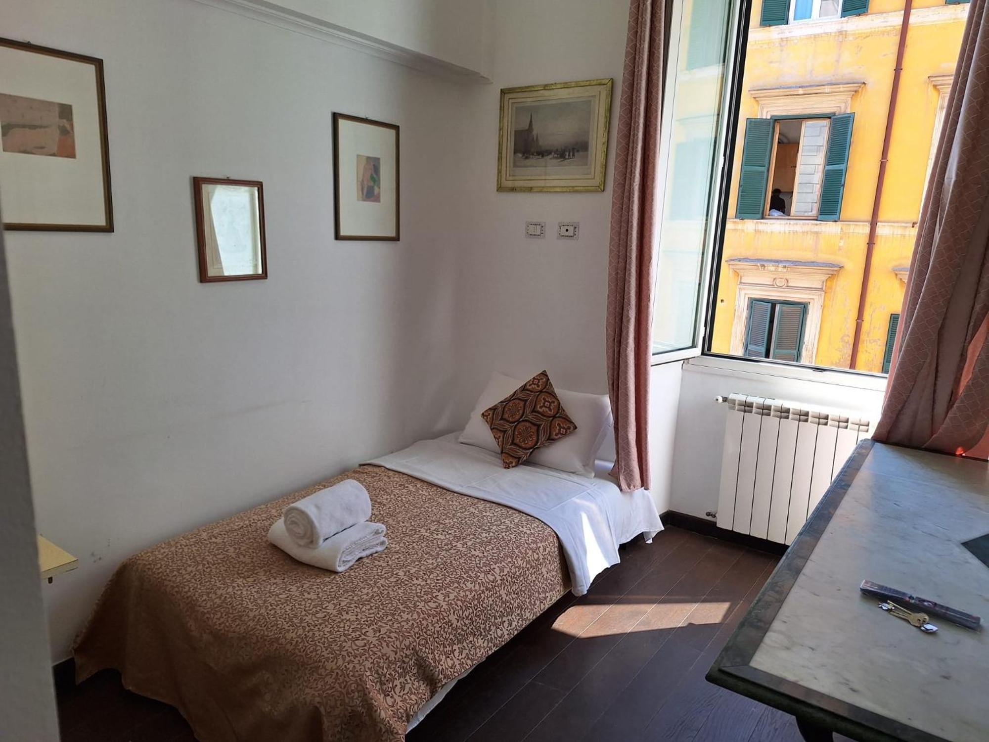 Casa Fanti 57 Hostel Rome Exterior photo