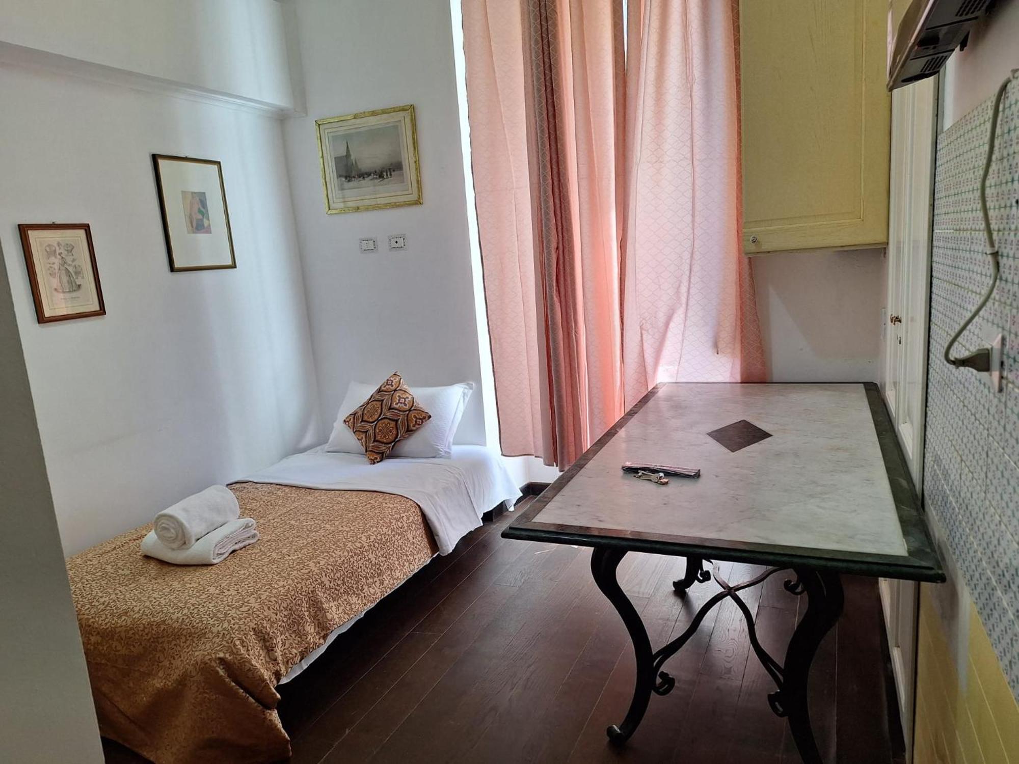 Casa Fanti 57 Hostel Rome Exterior photo